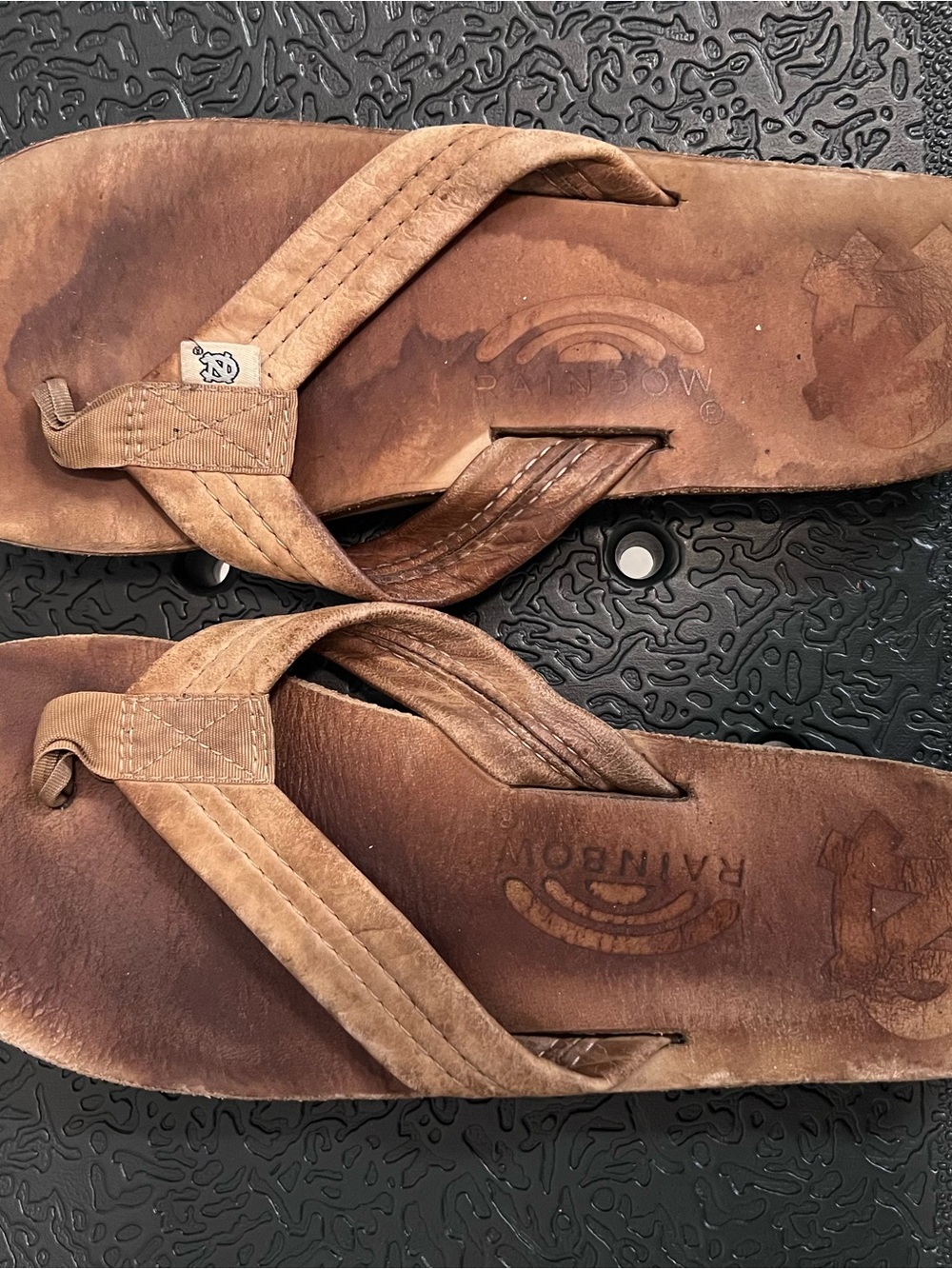 Rainbow Men’s UNC Tar Heels Leather Brown Flip Flops Size Small 7.5-8.5